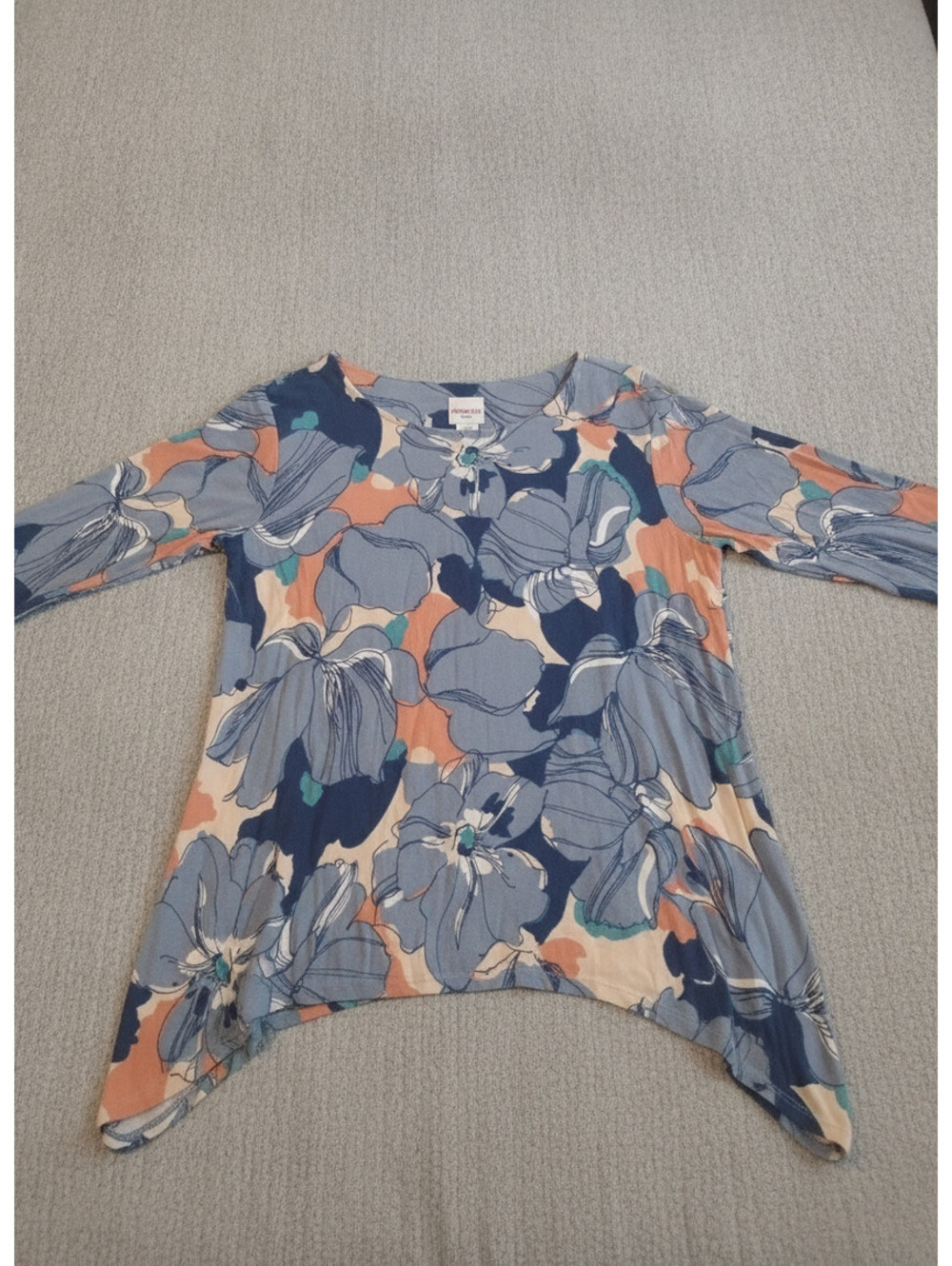 Ruby Rd. Favorites Petite Blue Floral Asymmetric Hem Tunic Top PL